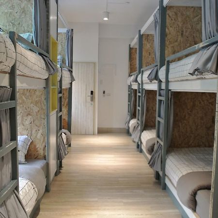 Bobooks Hostel Chiayi Exterior foto